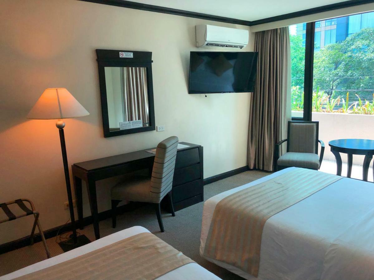 Tower Inn Makati Business Hotel Макати Экстерьер фото